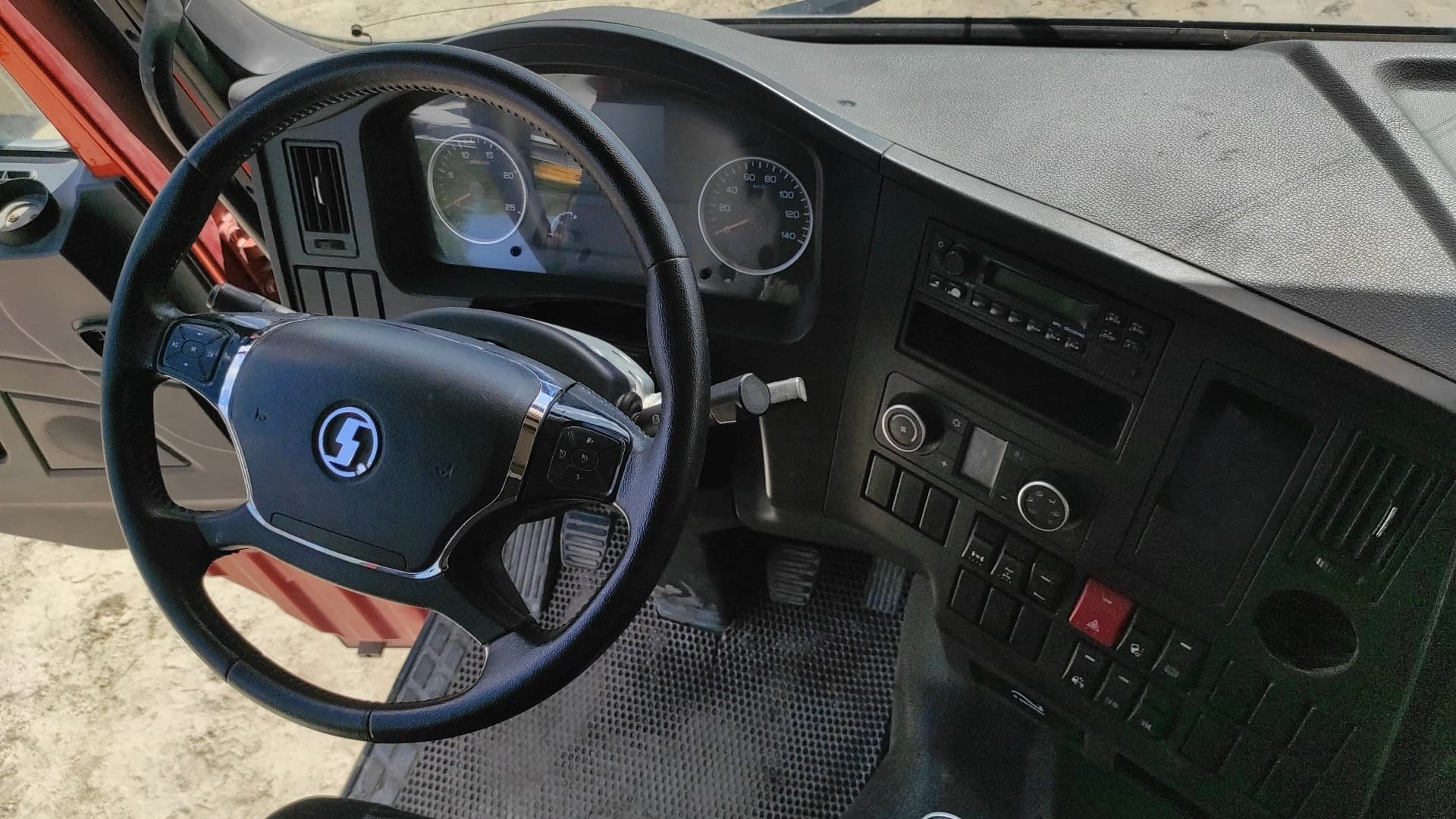 Shacman (Shaanxi) SX* 6x4 Седельный тягач - 5