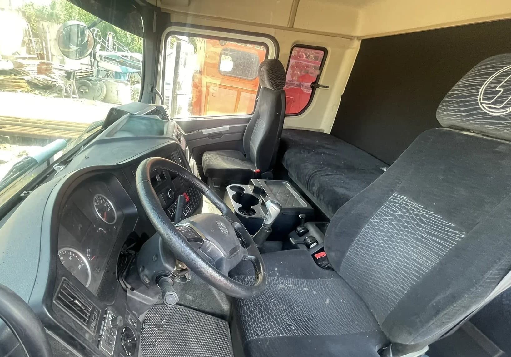 Shacman (Shaanxi) SX* 8x4 Самосвал - 6
