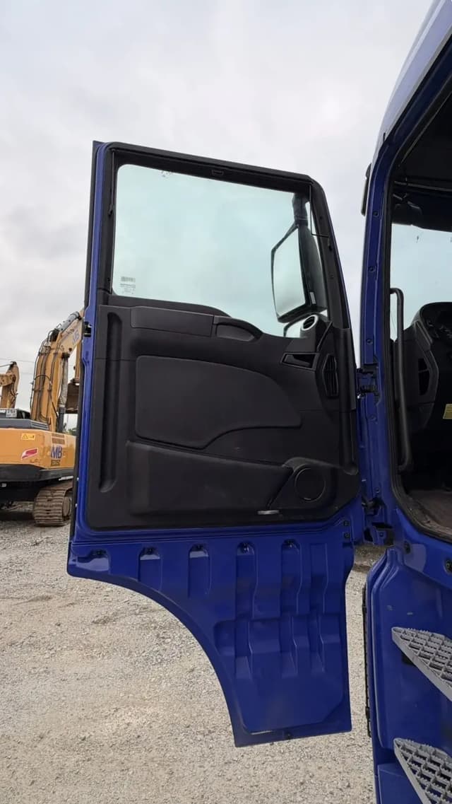 Sitrak C7H 4x2 Седельный тягач - 8