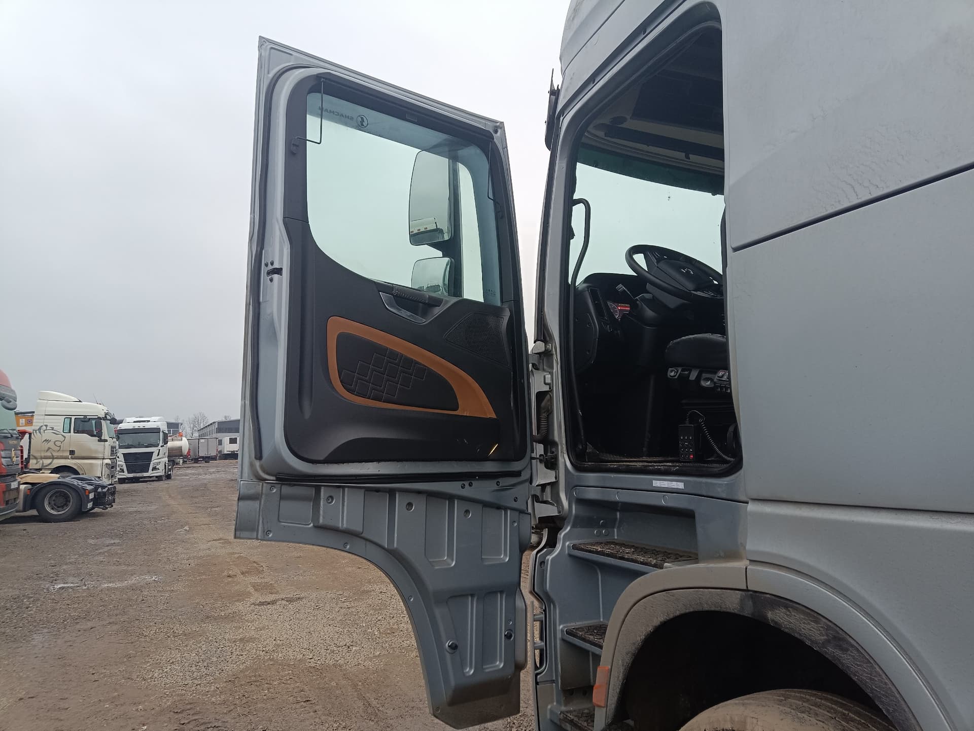 Shacman (Shaanxi) SX* 4x2 Седельный тягач - 8