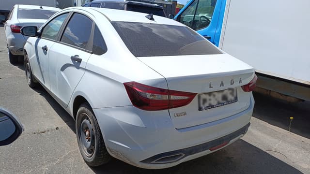 Lada Vesta седан - 4