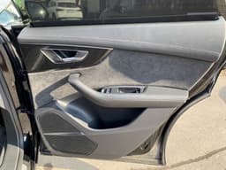 Audi SQ8 - 8