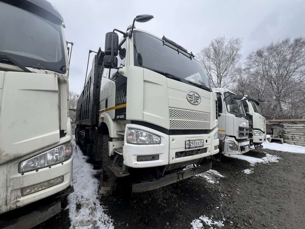 FAW J6 8x4 Самосвал - 2