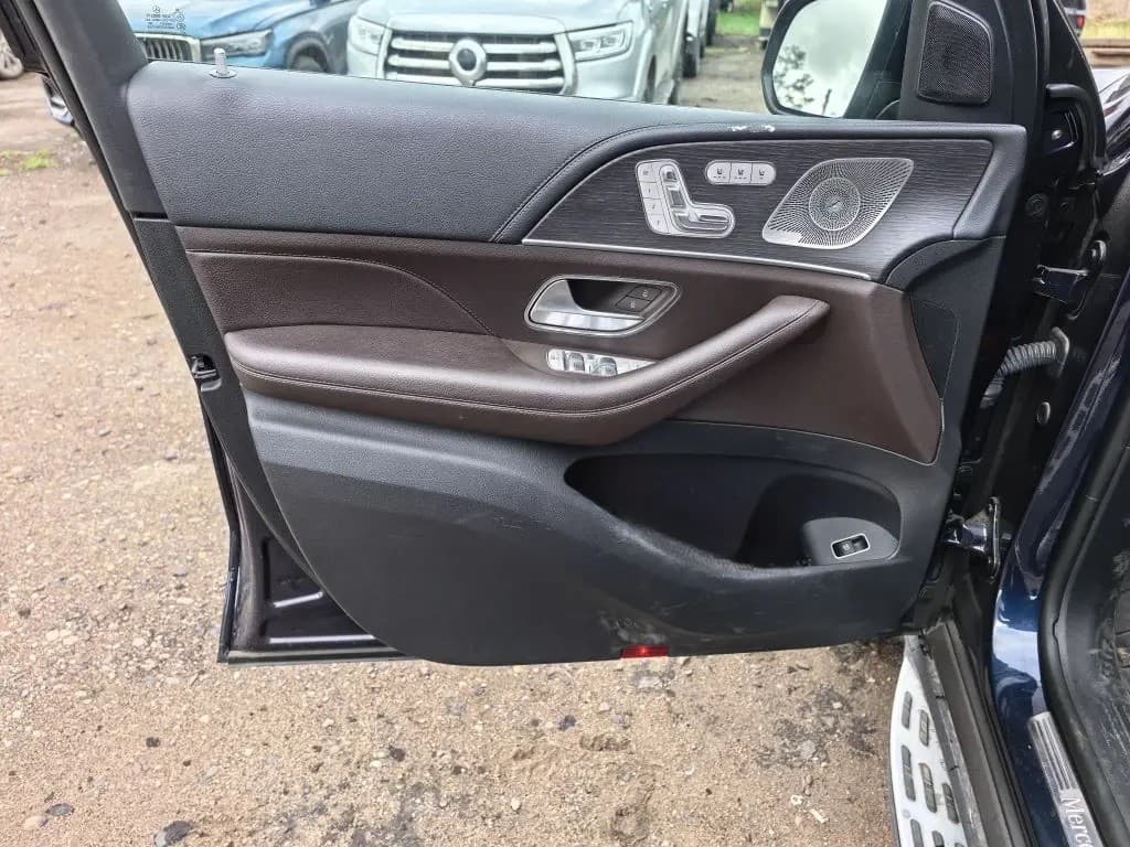 Mercedes-Benz GLS - 8