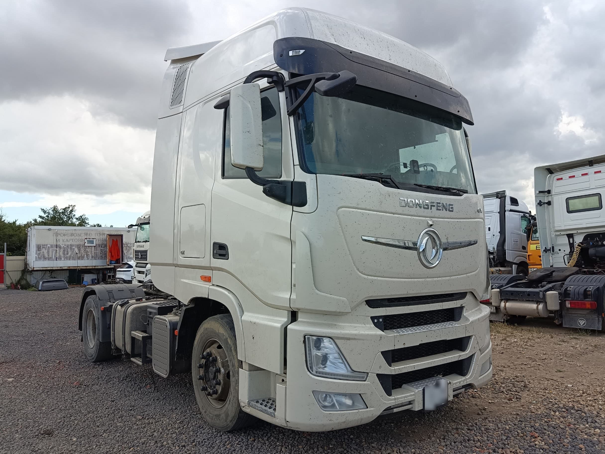 Dongfeng DFH 4x2 Седельный тягач - 2