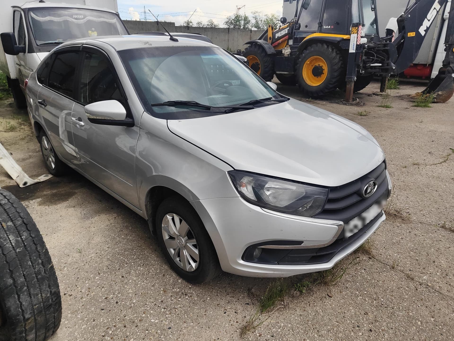 Lada Granta лифтбек - 2