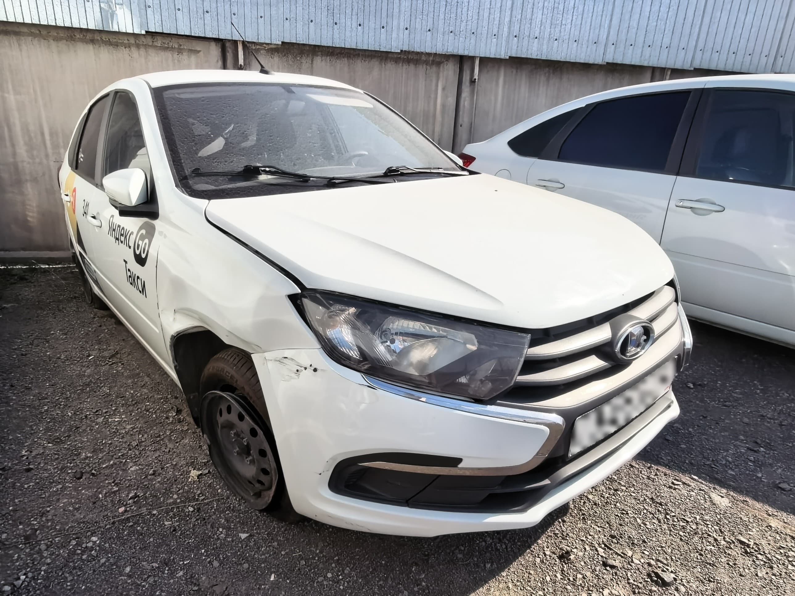 Lada Granta лифтбек - 2