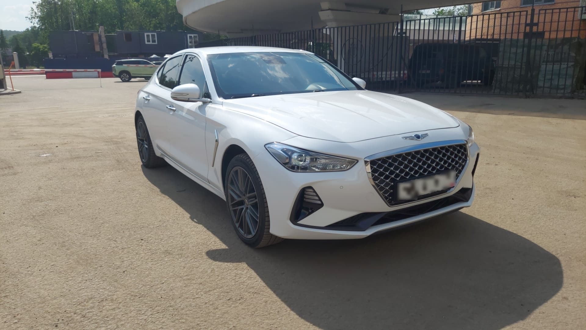 Genesis G70 - 2