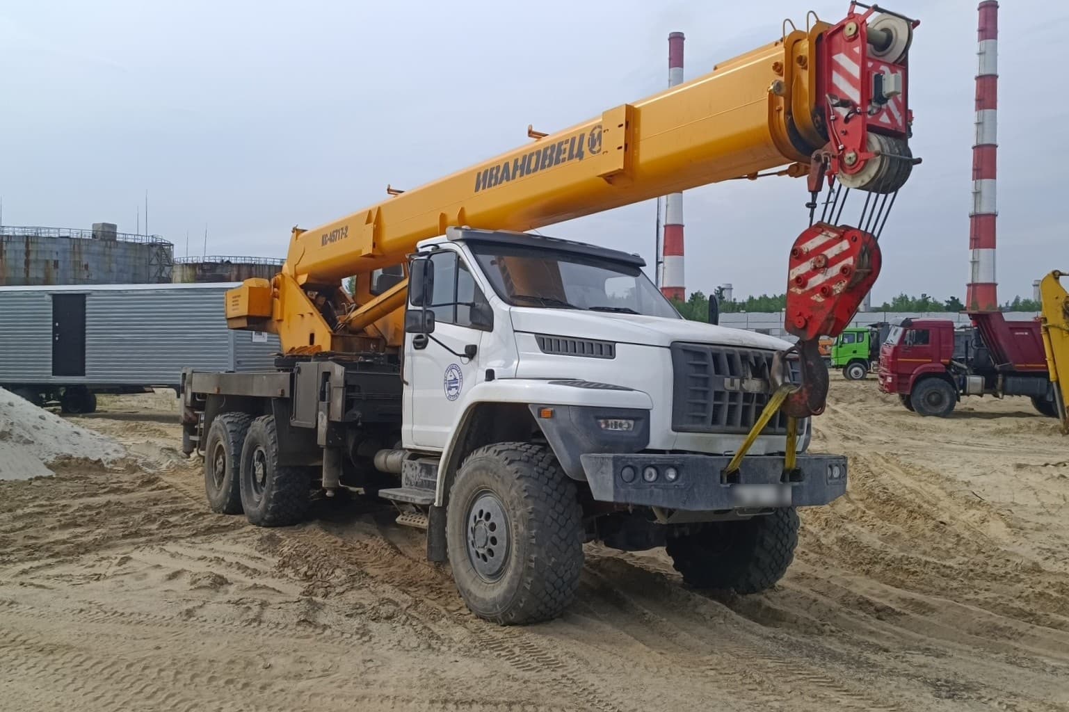 Ивановец КС-45717 на шасси URAL 4320 6x6 Автокран - 2