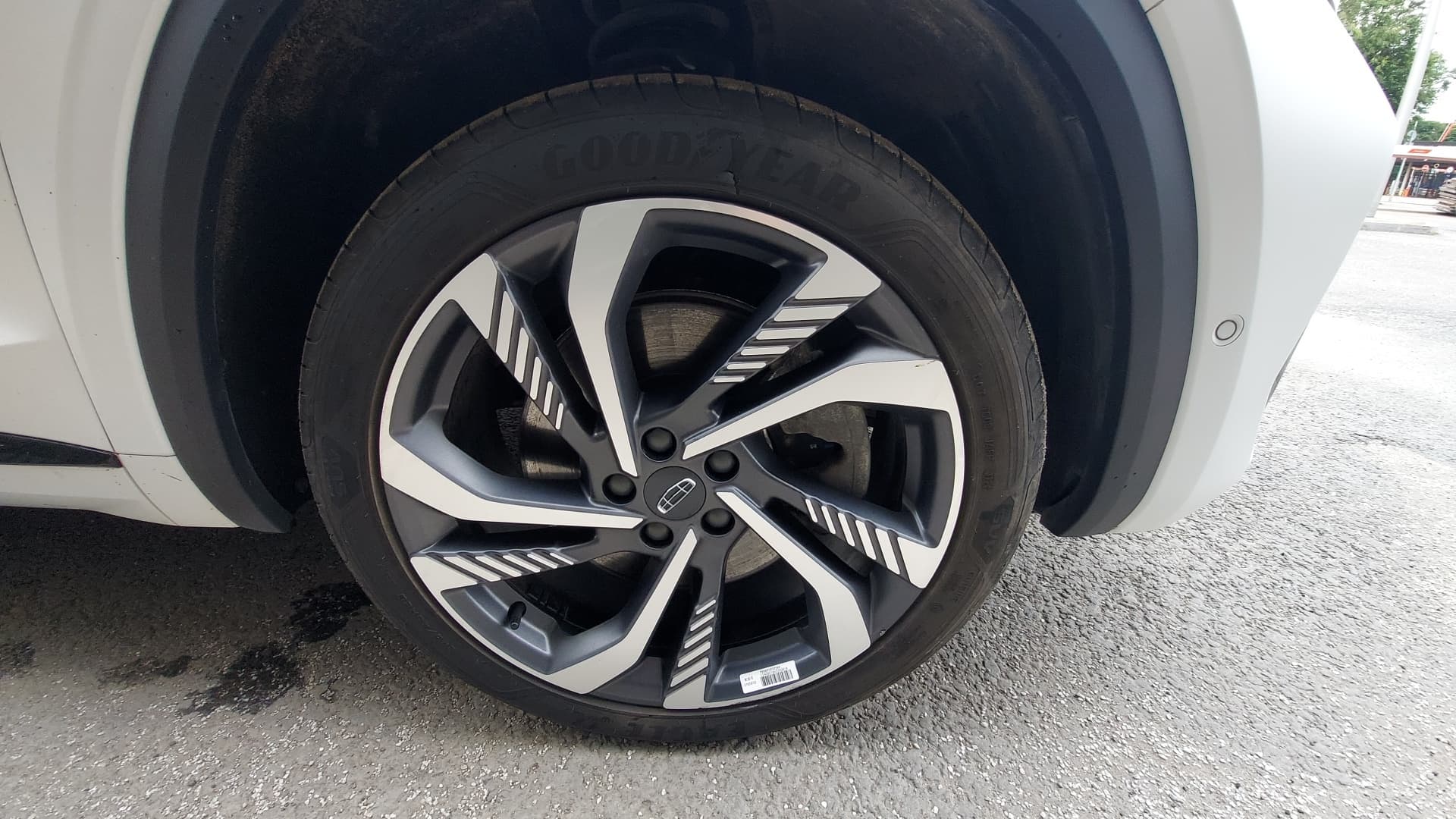 Geely Monjaro - 10