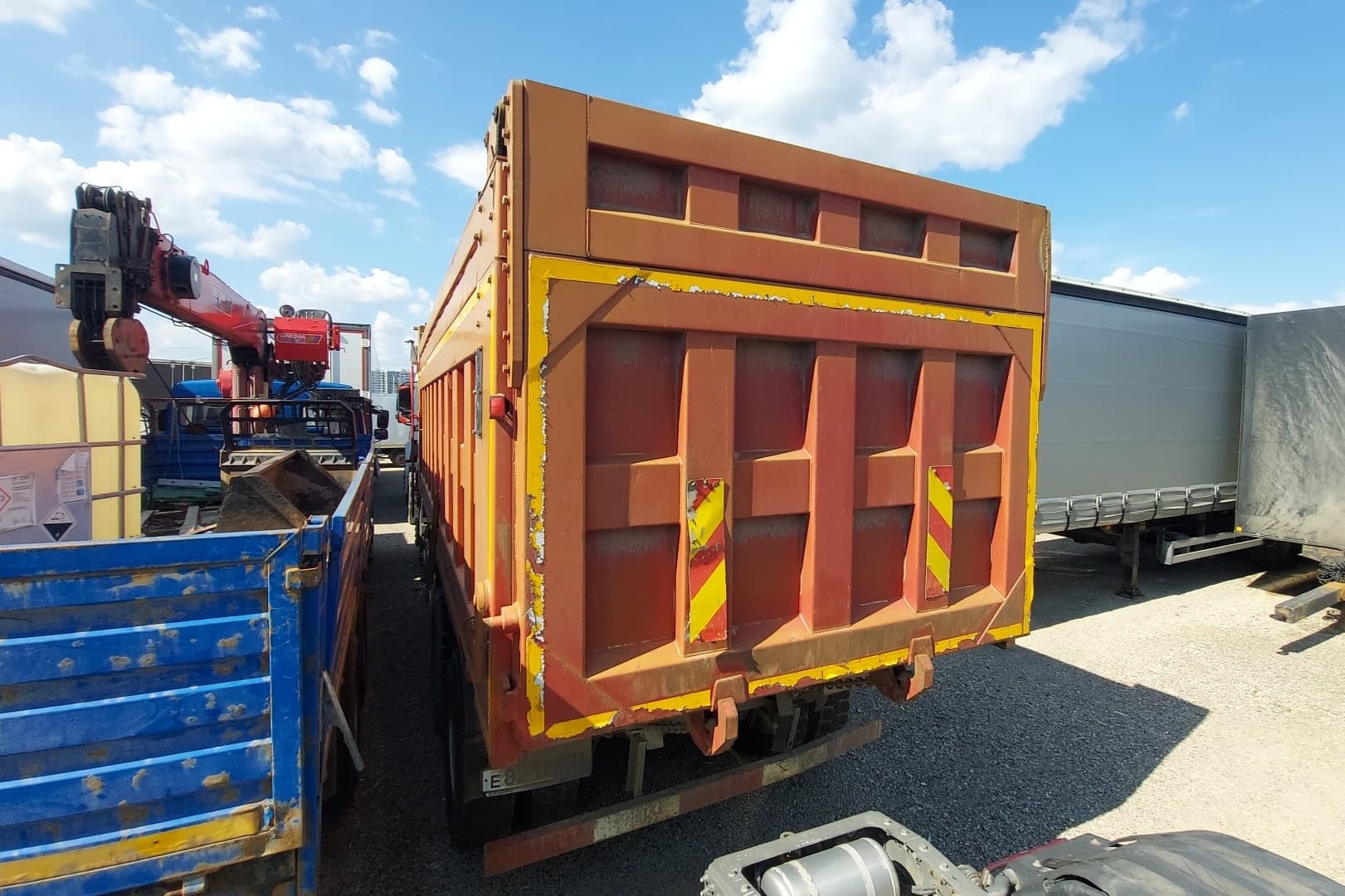 Dongfeng KC 8x4 Самосвал - 4