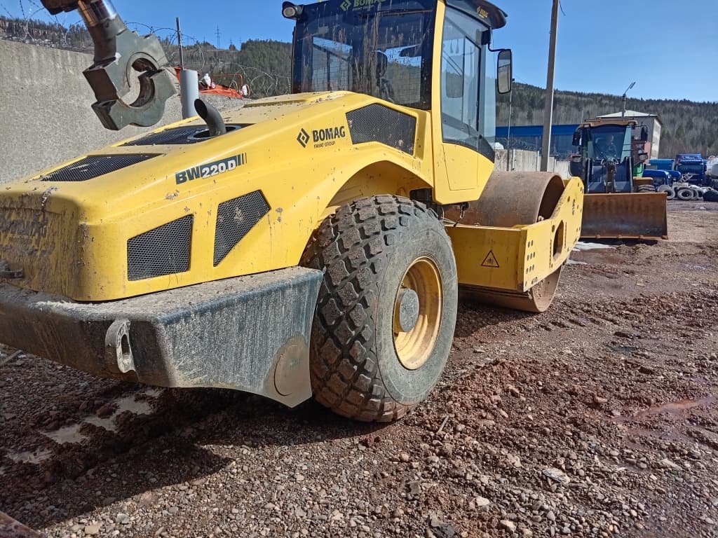 Bomag BW 220 Каток - 2