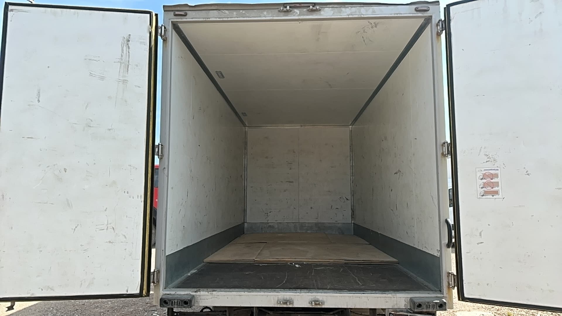 Автомеханический Завод 5758* на шасси КамАЗ 43085 4x2 Промтоварный - 9