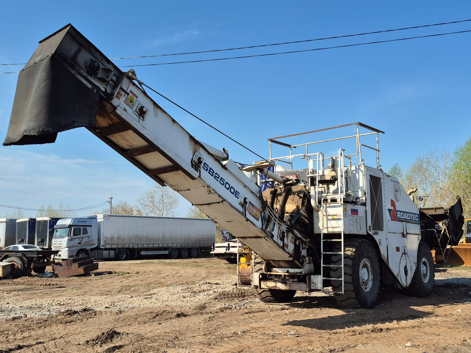 Shuttle Buggy SB-2500E Перегружатель асфальта - 3