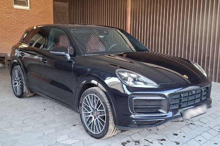 Porsche Cayenne - 2