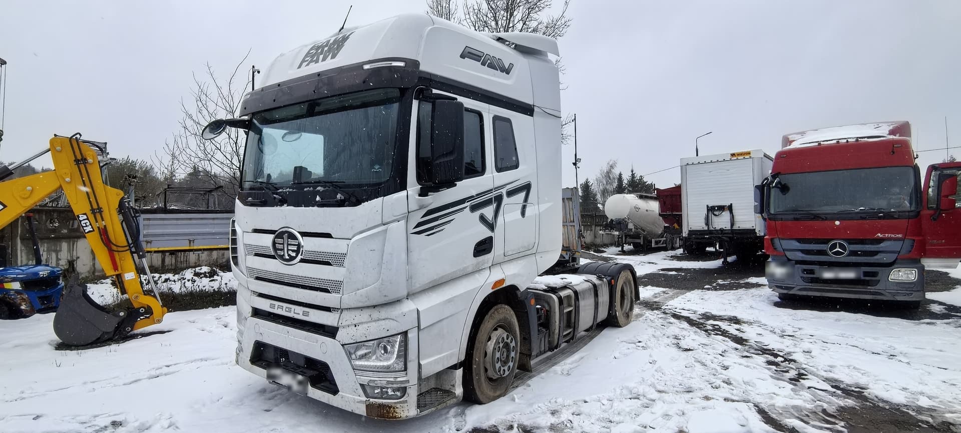 FAW J7 4x2 Седельный тягач - 1