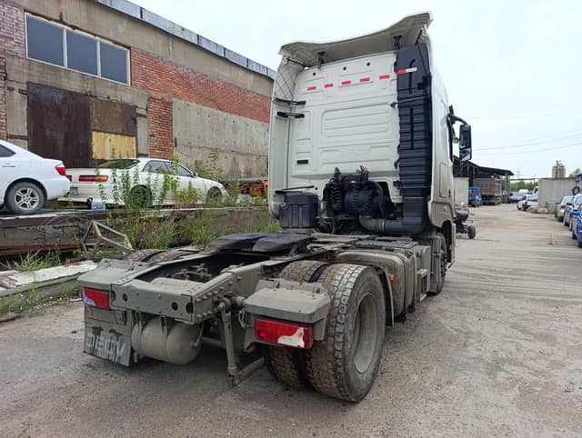 Dongfeng DFH 4x2 Седельный тягач - 3