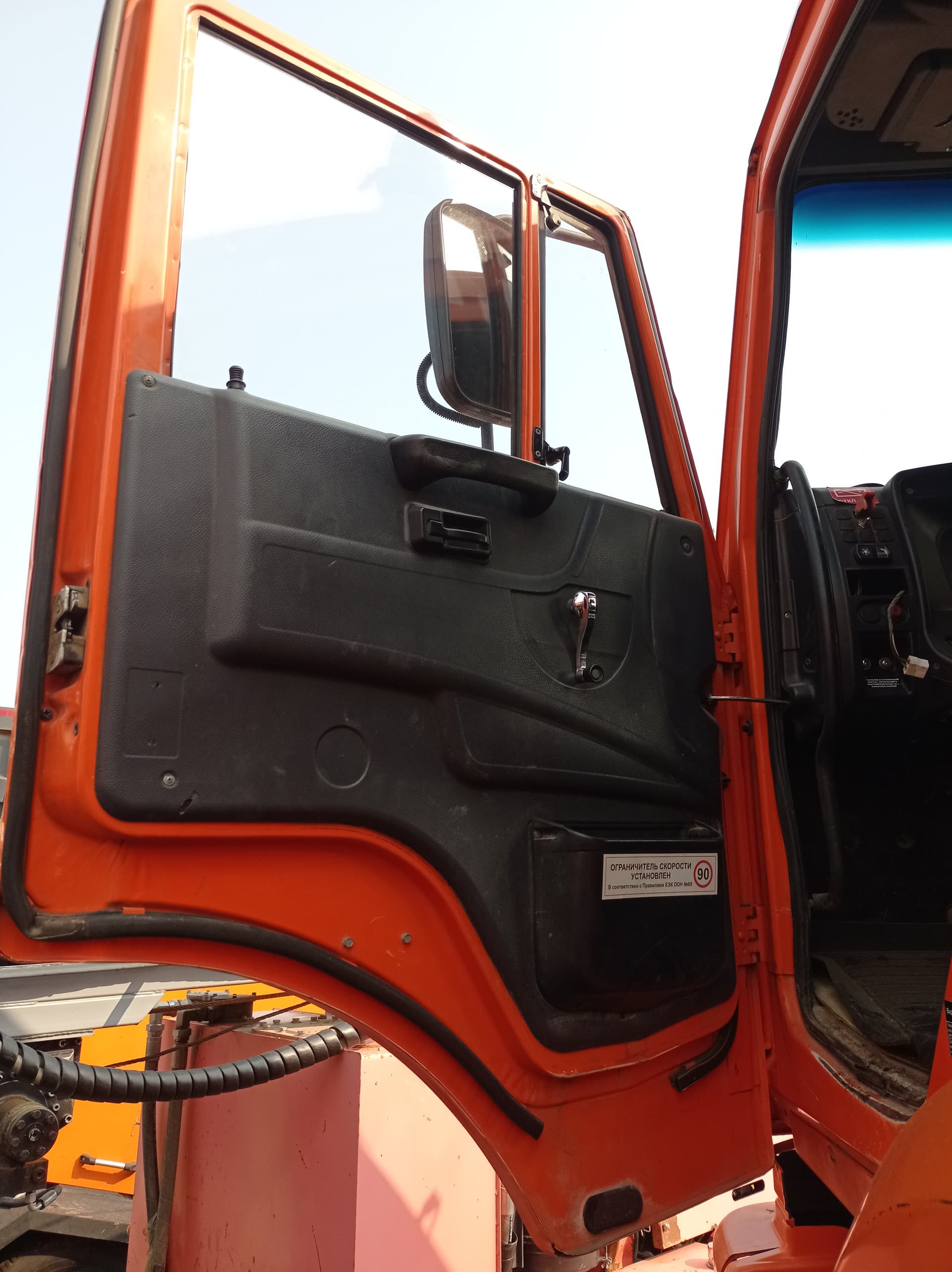 Камаз 65224 6X6 Автоцистерна нефтепромысловая - 7