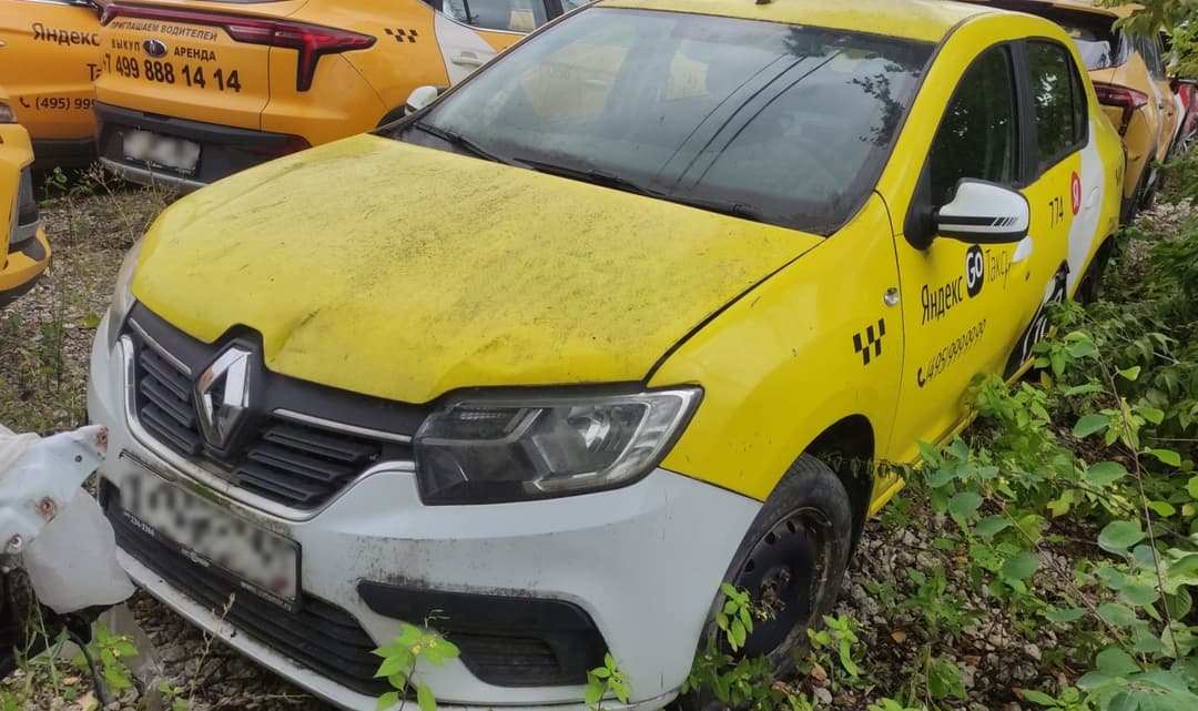 Renault Logan - 1