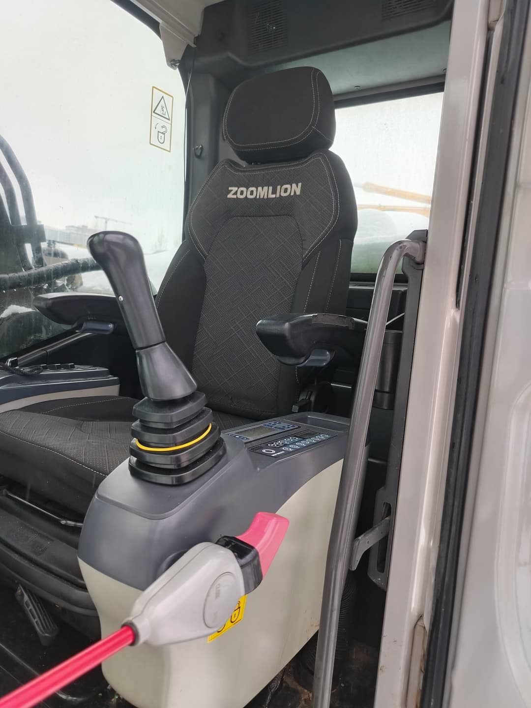 Zoomlion ZE215 Экскаватор - 4