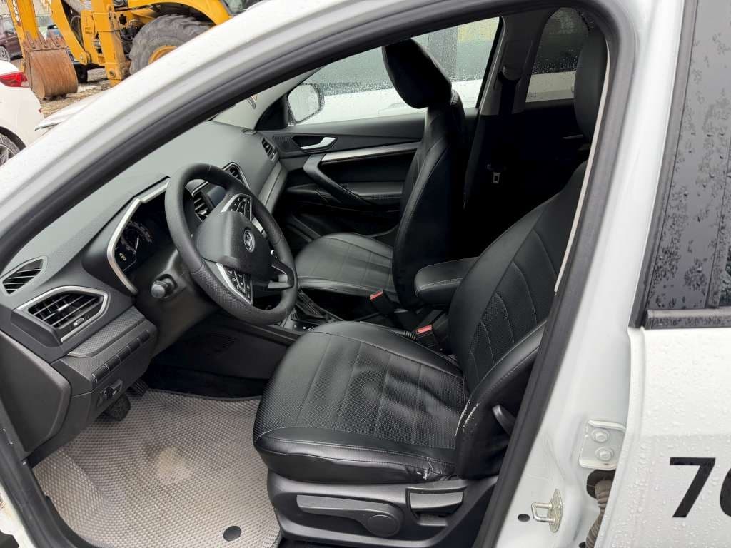 Lada Vesta седан - 6