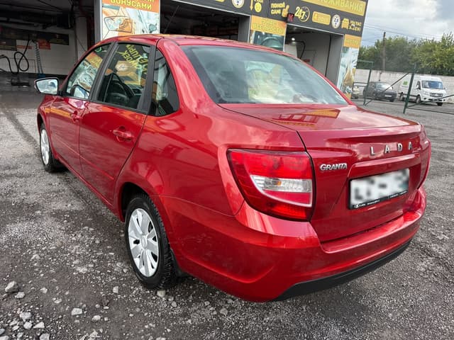 Lada Granta седан - 4