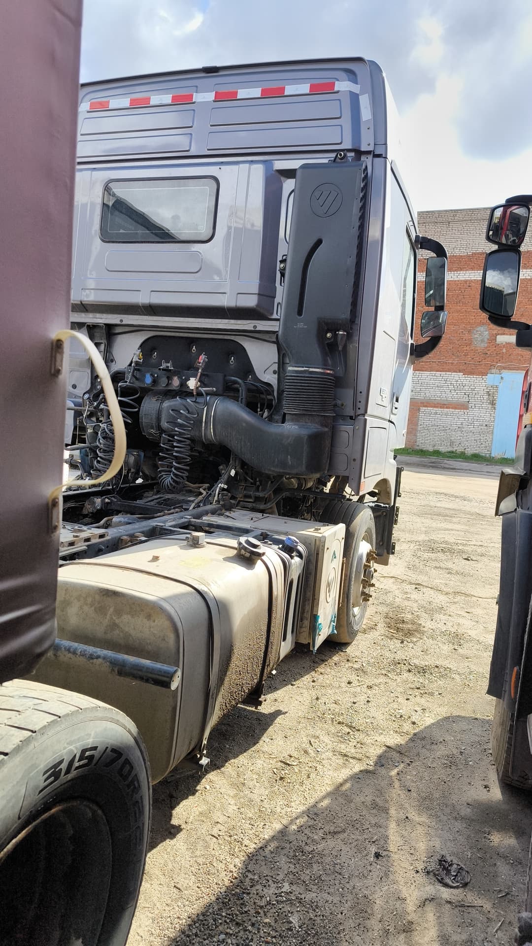 Foton AUMAN 4x2 Седельный тягач - 3