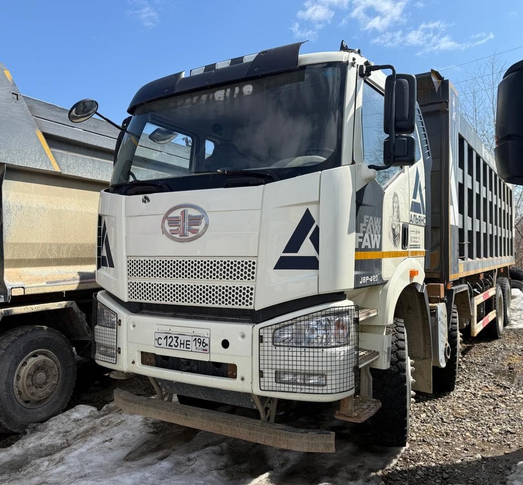 FAW CA 3310 8x4 Самосвал - 1