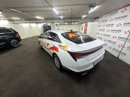 Hyundai Elantra - 4