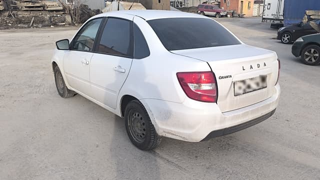 Lada Granta седан - 4