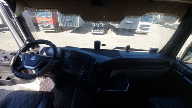 Sitrak C7H 4x2 Седельный тягач - 5