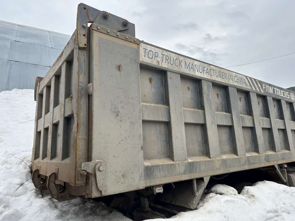 FAW CA 3310 8x4 Самосвал - 3