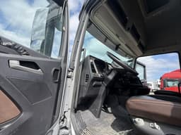 FAW J7 4x2 Седельный тягач - 6