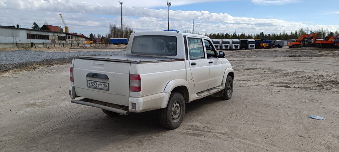 UAZ Pickup - 2