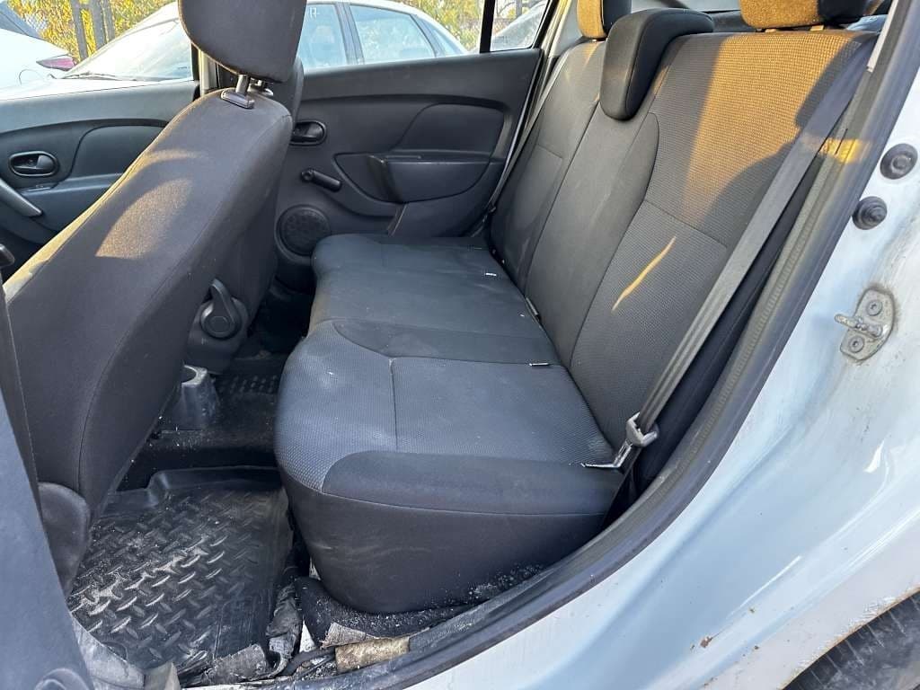 Renault Logan II - 9