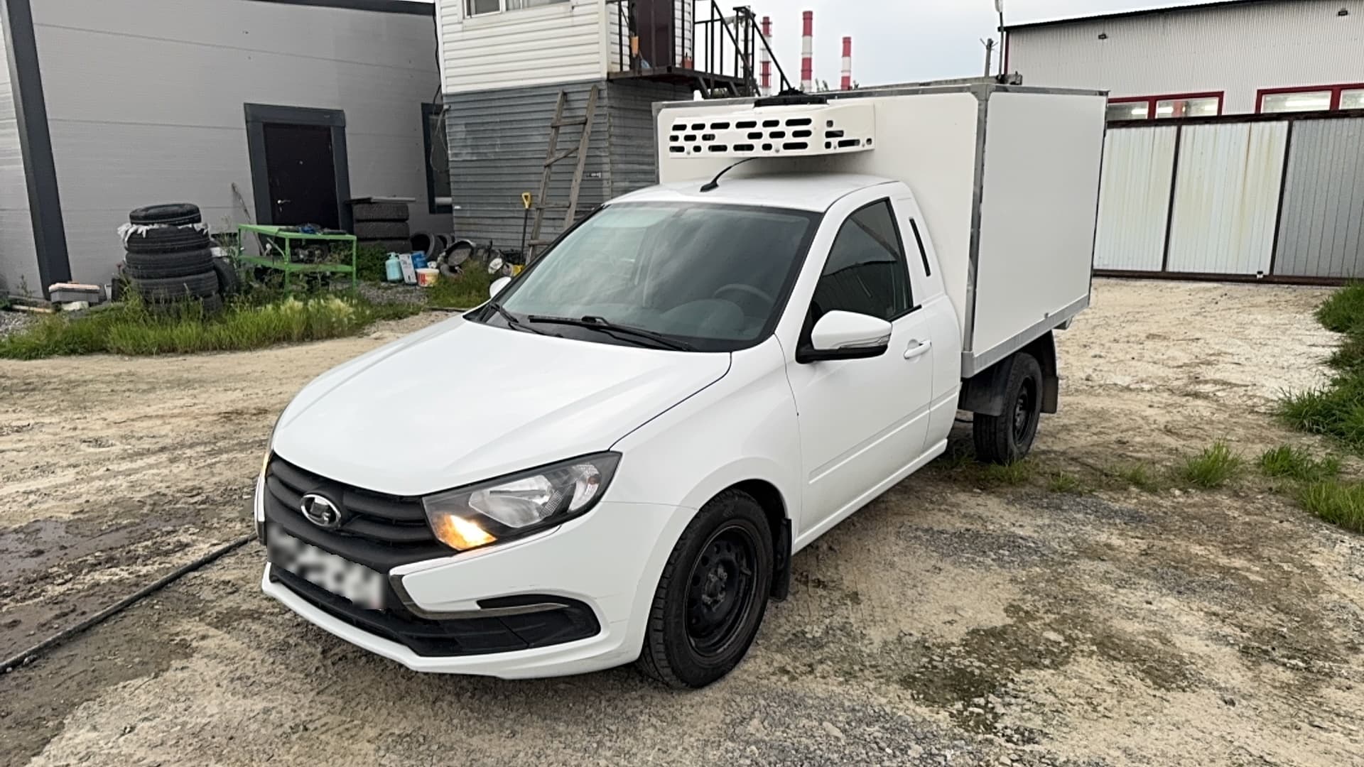 Вис 2349* на базе LADA GRANTA Изотермический/рефрижератор - 1