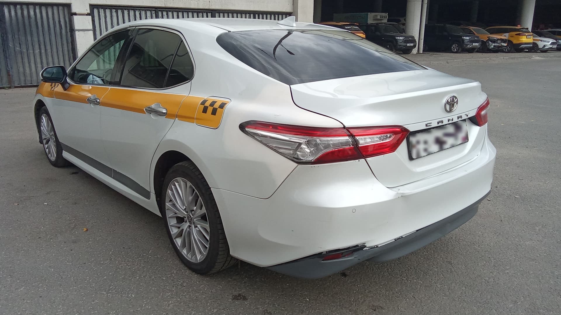 Toyota CAMRY - 4