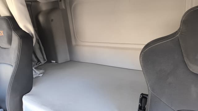 Dongfeng DFH 4x2 Седельный тягач - 9