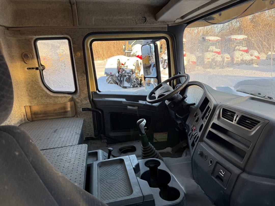 Shacman (Shaanxi) SX* 8x4 Самосвал - 8