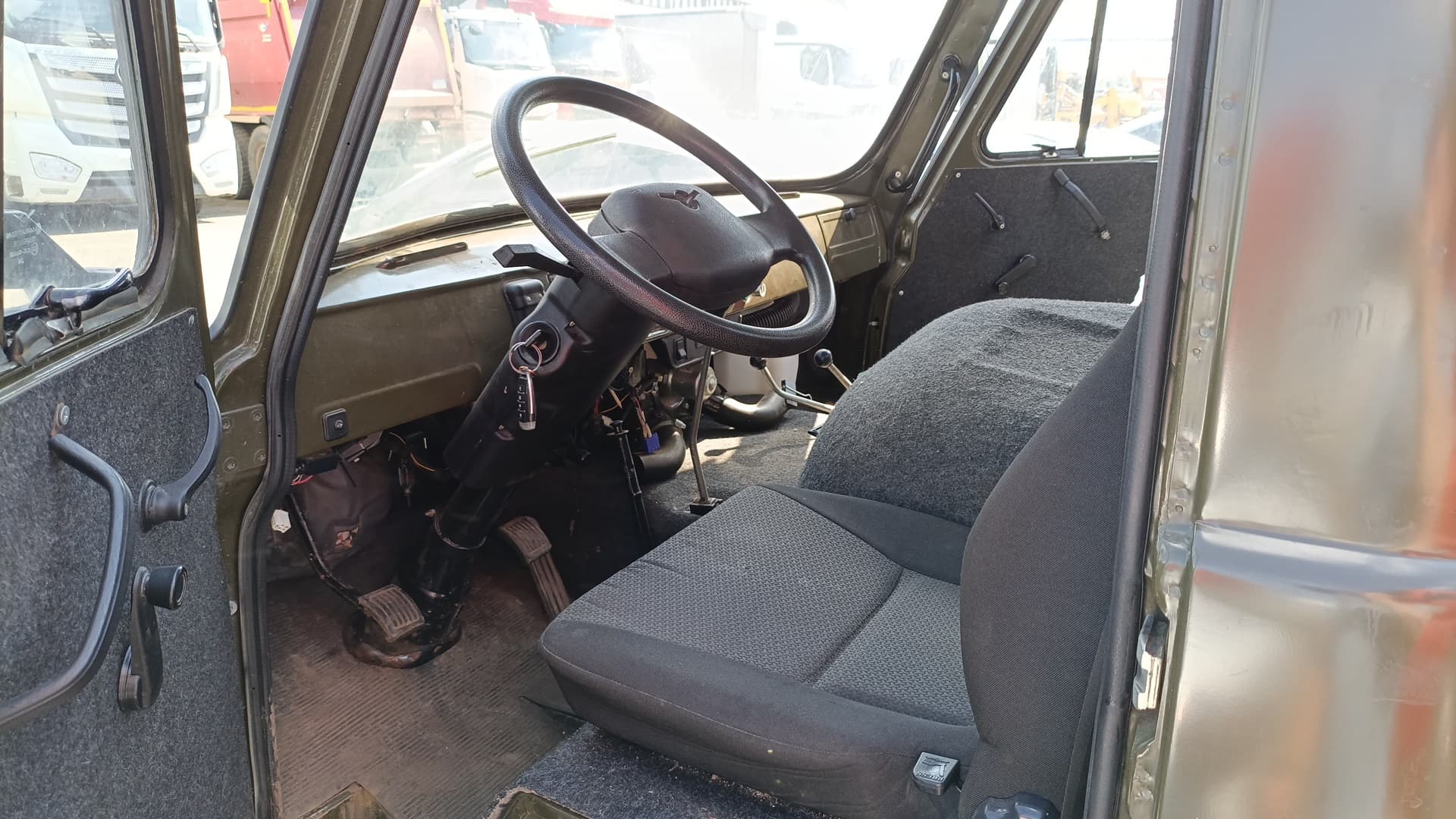 UAZ 3303 Бортовой - 5