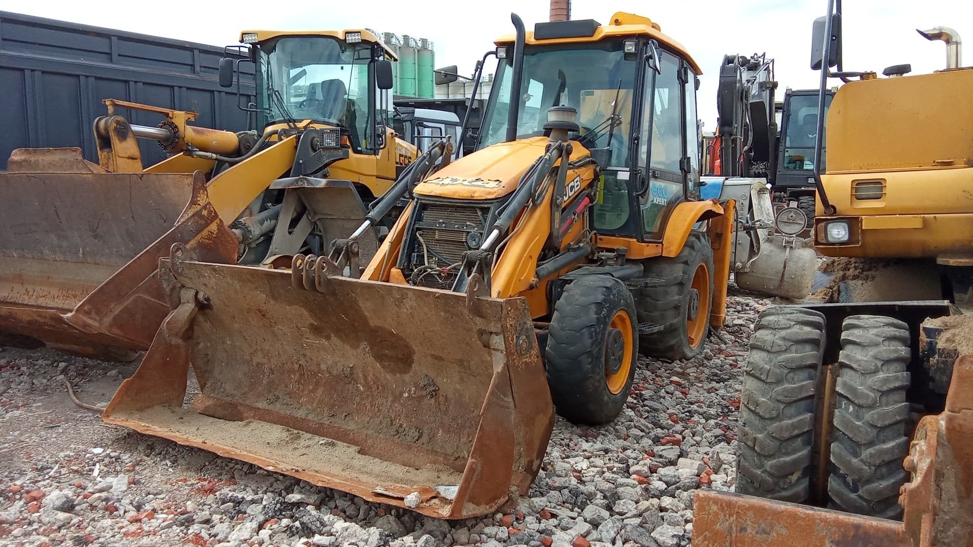 JCB 3DX Экскаватор-погрузчик - 1