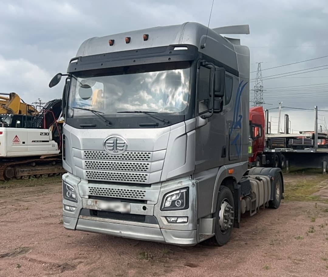 FAW JH6 4x2 Седельный тягач - 1