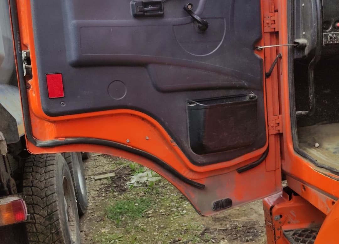 Камаз 65115 6x4 Бортовой с КМУ - 8