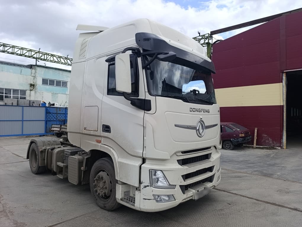 Dongfeng DFH 4x2 Седельный тягач - 2