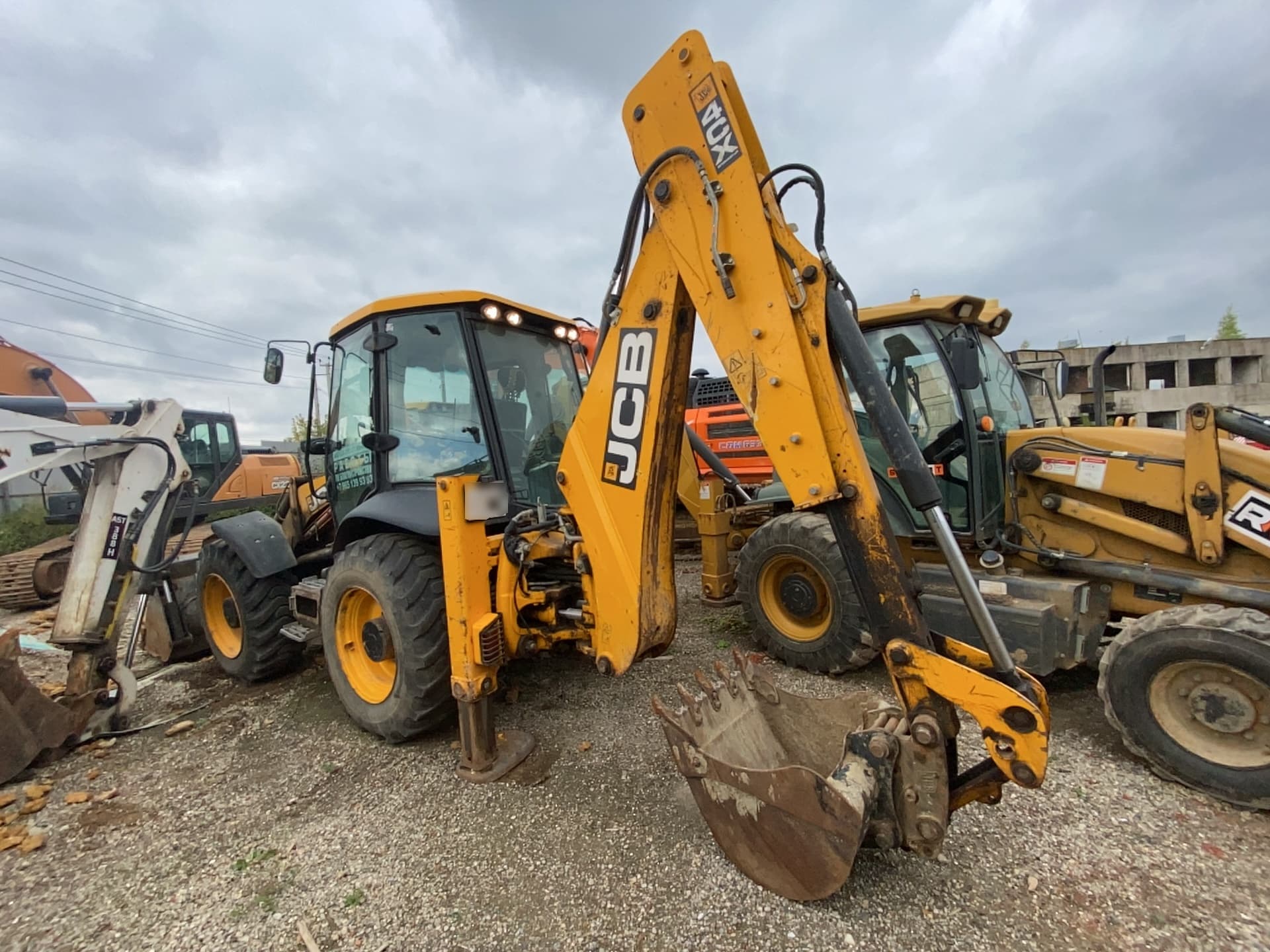 JCB 4CX Экскаватор-погрузчик - 4