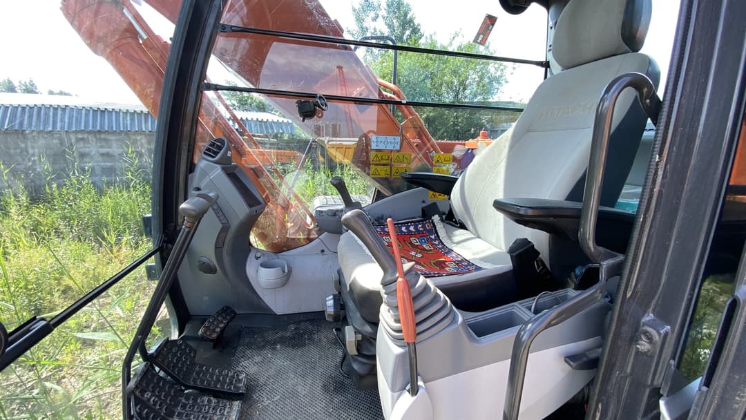 Hitachi ZX200 Экскаватор - 7
