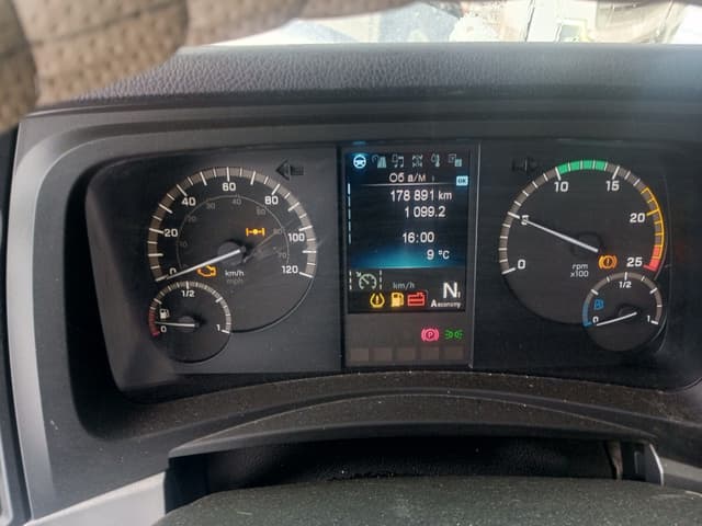 Mercedes-Benz Actros 6x4 Седельный тягач - 6