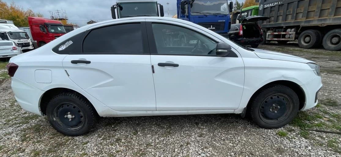 Lada Vesta седан - 3