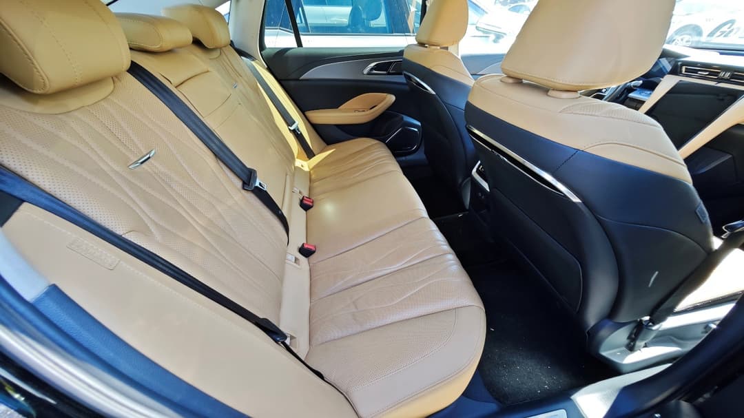 Hongqi H5 - 8