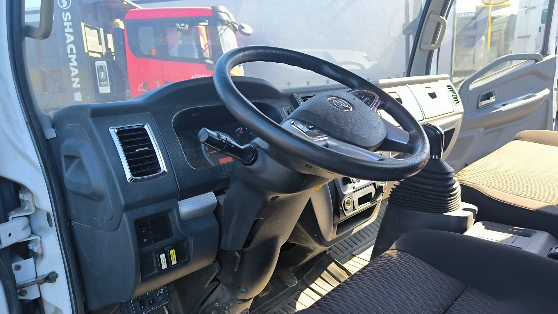 Феникс 78* на шасси Dongfeng C80 4x2 Бортовой с КМУ - 5